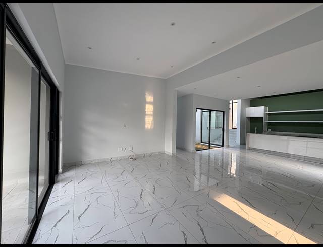 4 BEDROOM FREEHOLD FOR SALE IN TINLEY MANOR